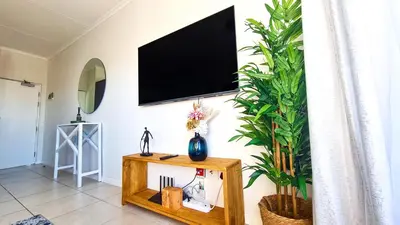 Gallery image of 1a - Magical Oasis in Parklands in Cape Town