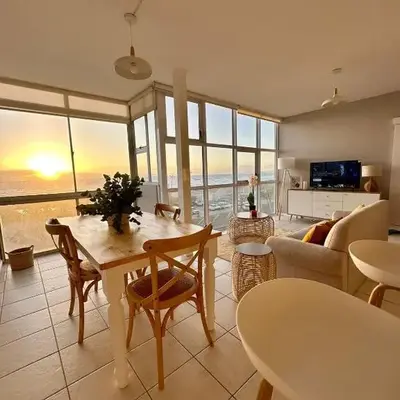 Charming beachfront Strand apartment