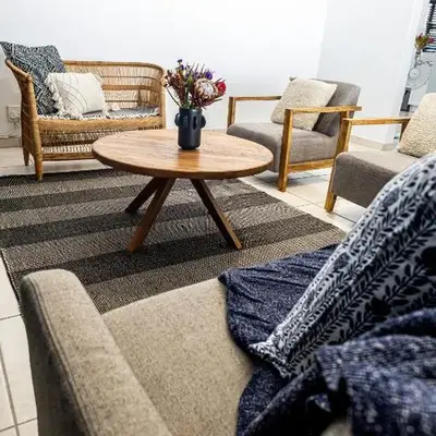 Spacious beachfront Townhouse w garage
