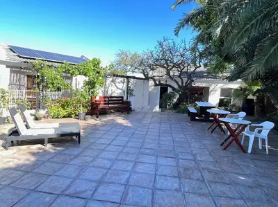 Gallery image of Lovely Garden Studio 5 - 10 min walk to the beach in Cape Town
