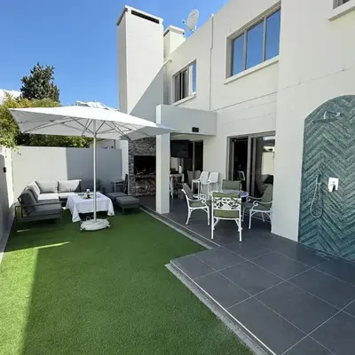 La Gratitude 8 luxury in Stellenbosch CENTRAL