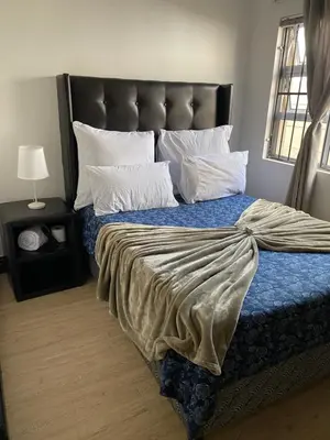 Gallery image of Ludinz guest house self catering in Cape Town