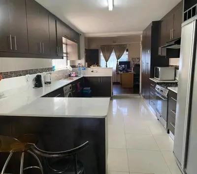 Gallery image of Ludinz guest house self catering in Cape Town