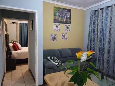 Gallery image of **Oakway Guest Suite**Own Private Separate 1 bedroom,Kitchen, Shower in Cape Town