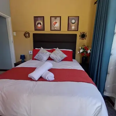 **Oakway Guest Suite**Own Private Separate 1 bedroom