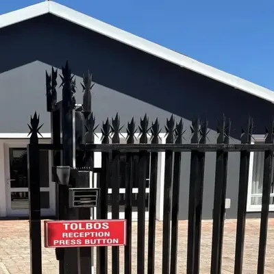 Tolbos Backpackers