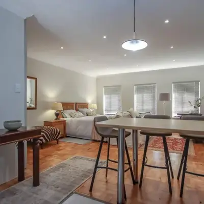 #Spacious Cozy Stay- Free parking