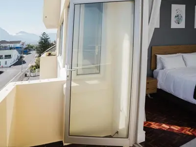 Gallery image of Romilly 32 Beachfront in Cape Town