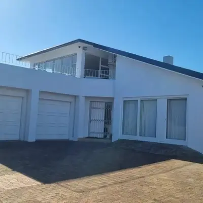 Beautiful 4 bedroom home overlooking the ocean in Somerset West Cape Town