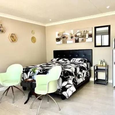 Bachelor Flat B