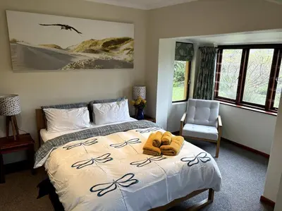 Gallery image of Beachside cottage with breathtaking views in Bettyʼs Bay