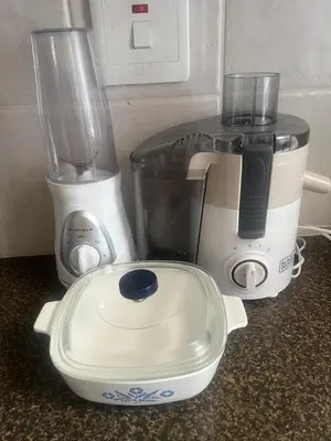 a blender and a food processor on a counter at 151 Gie Road in Cape Town