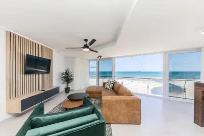 Gallery image of Lagoon Beach Luxury Apartments in Cape Town