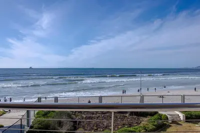 Gallery image of Lagoon Beach Luxury Apartments in Cape Town
