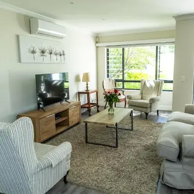 Bella Casa Luxury 2-Bedroom Apartment