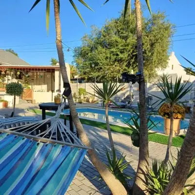 Stylish Studio in Tableview Stay