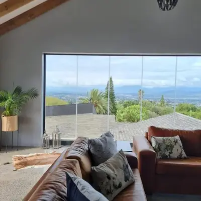 Scenic Mountain & Winelands views