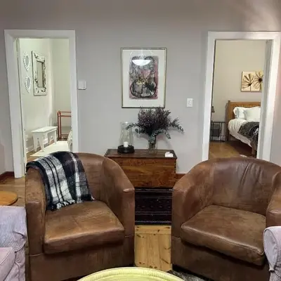 Dottie's charming cottage two bedroom apartment and workspace