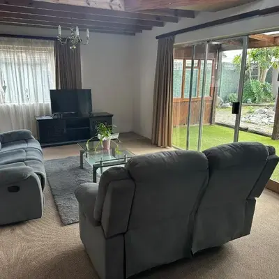 Suite Dreams Gorgeous Garden Holiday Home