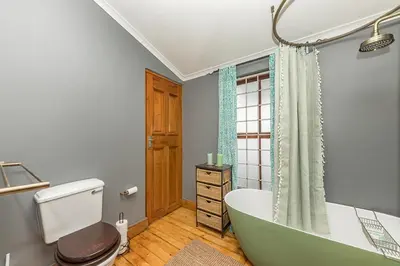Gallery image of Escape to tranquility in Claremont in Cape Town
