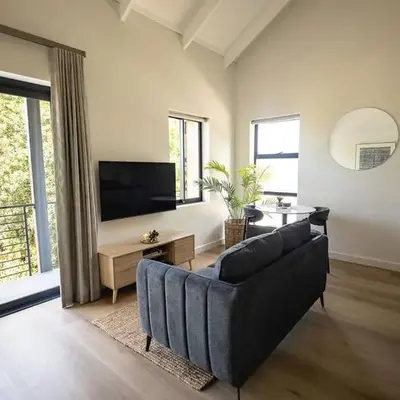 Heaven & Earth Apartment 8