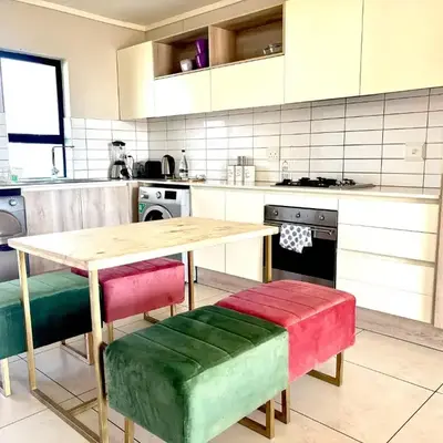 Luxe watersedge apartment