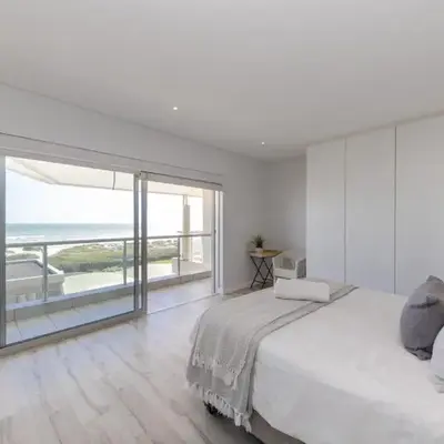 Dolphin Beach C110 Beachfront Beauty