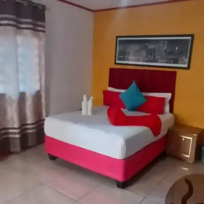 Neo & Ruks Rooms Parow 5