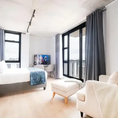 404 Riverlands - Studio Apartment with Parking