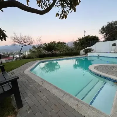 Durr's Nest - Central Paarl Mountain Retreat