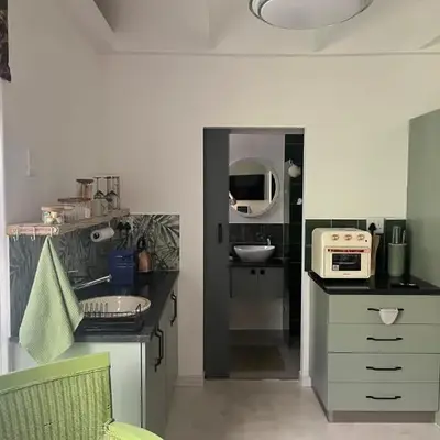 carol close1 small apartment