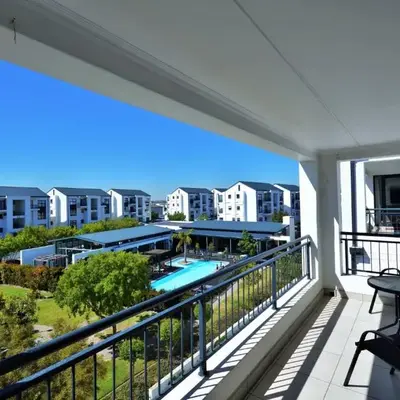 The Sandown - One Bed Apartment with Balcony & Pool View