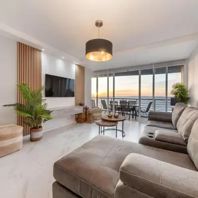 Beautiful 3 bed apartment with sea views Horizon Bay 502