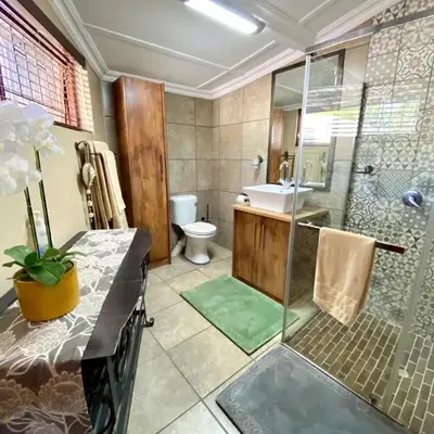 Modern Van Riebeeck Park Accomodation