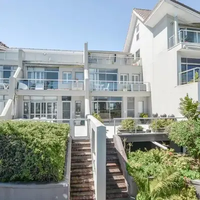 Dolphin Beach Large 1 Bedroom Apartment Ocean View