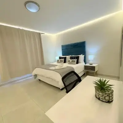 Ocean Whisper Room 6 minutes away from the beach