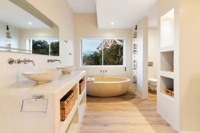 Gallery image of MBIZI lagoon house in Hermanus