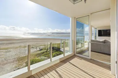 Gallery image of MBIZI lagoon house in Hermanus