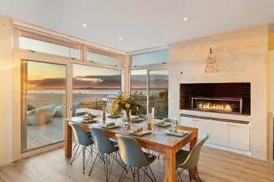 Gallery image of MBIZI lagoon house in Hermanus