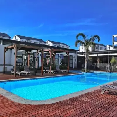 1 table mountain view
