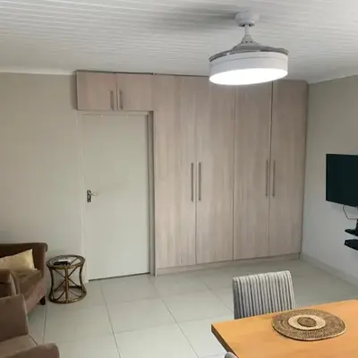 Entire large 1 bedroom very private with parking