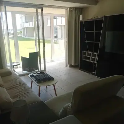 Spacious Beachfront 2bedroom apartment lagoon view