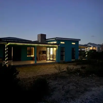 Mountain View 2-Bedroom Home Near the Beach in Pringle Bay