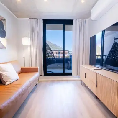 312 Riverlands - Lux 2 bedroom Apartment