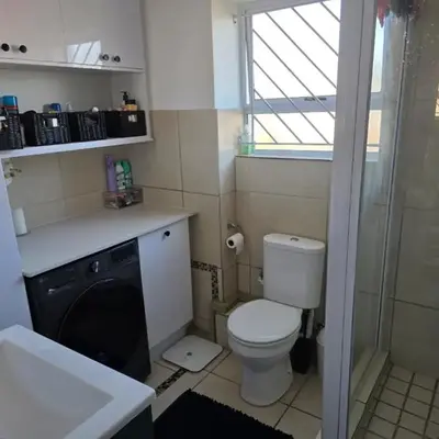Secure 2 Bedroom Ground Floor Apartment