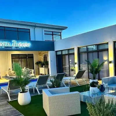 OCEAN BREEZE SUNSET BEACH - Cape Town