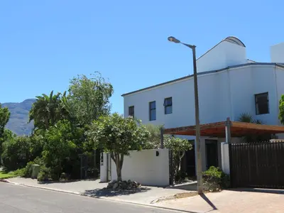 a building on the side of a street at 10 Kommandeurs Ave, Stellenbosch in Stellenbosch