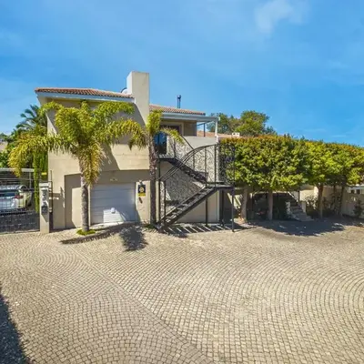 Irene Avenue Apartment with sea views