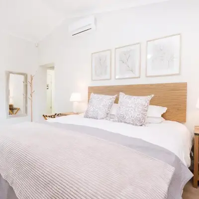 10VDW Self Catering Apartments-Newly Renovated!