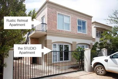 a house with the suburb and the suburb apartment at the STUDIO apartment in Durbanville in Durbanville